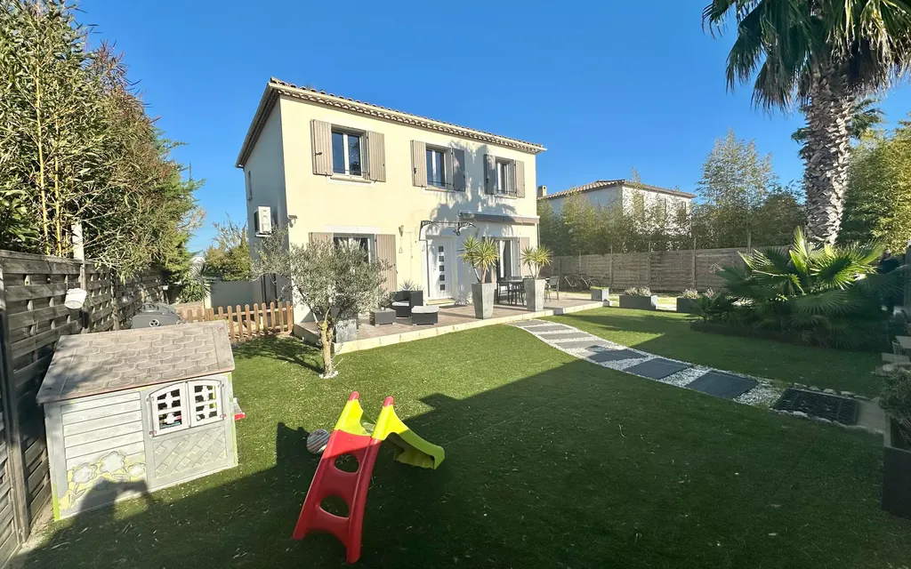 Achat maison à vendre 3 chambres 109 m² - Aigues-Mortes