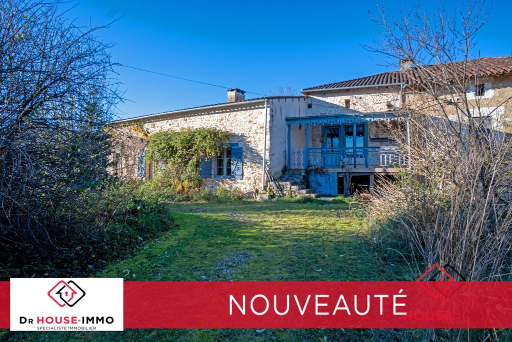 Achat maison à vendre 5 chambres 237 m² - Saint-Pierre-de-Côle