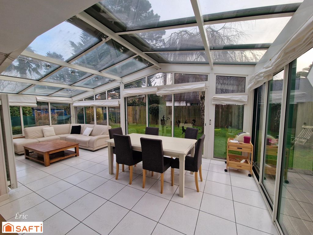 Achat maison à vendre 5 chambres 145 m² - Larmor-Plage