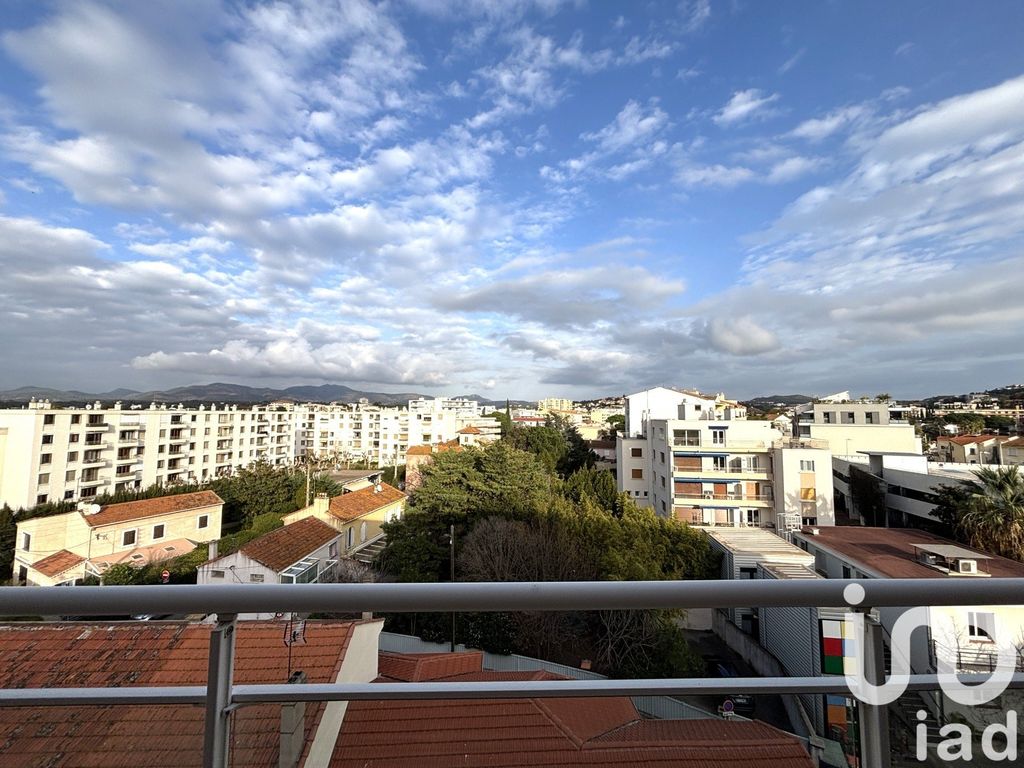 Achat appartement à vendre 3 pièces 71 m² - Saint-Raphaël