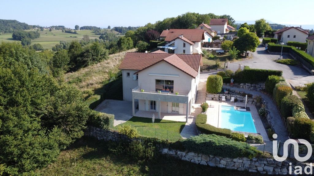 Achat maison à vendre 5 chambres 175 m² - Montferrat