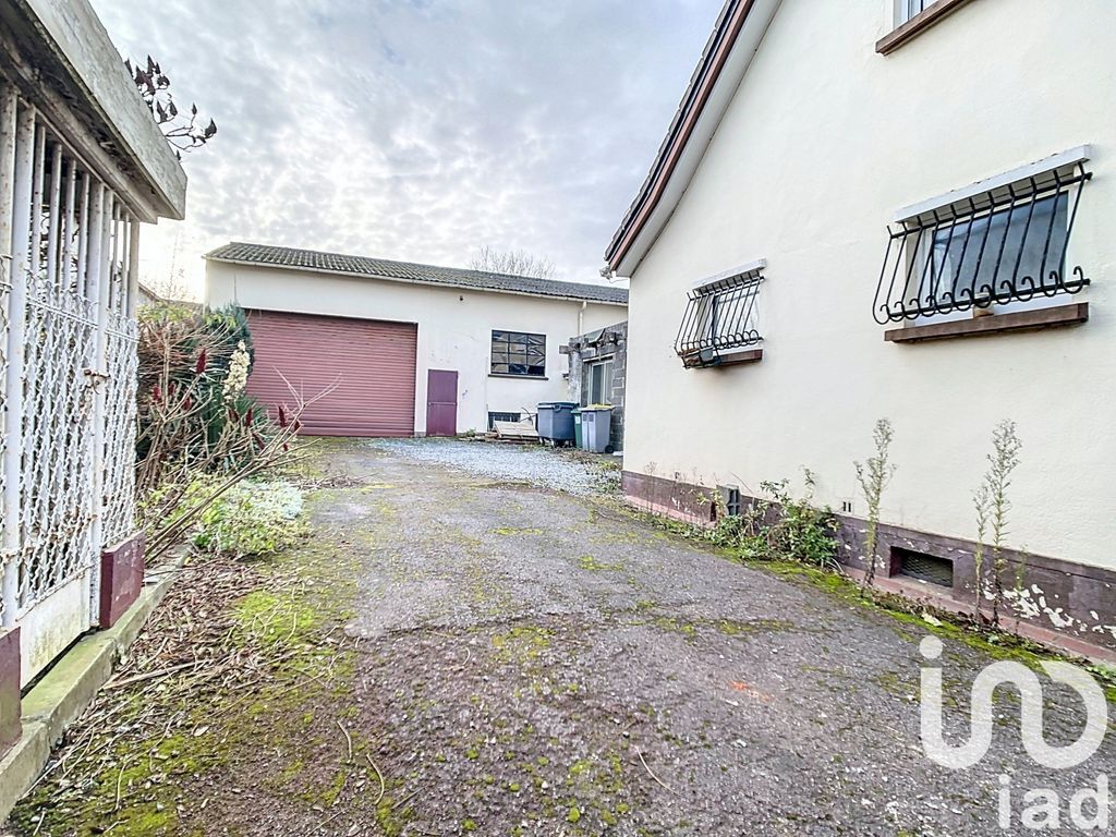 Achat maison à vendre 2 chambres 123 m² - Allouagne