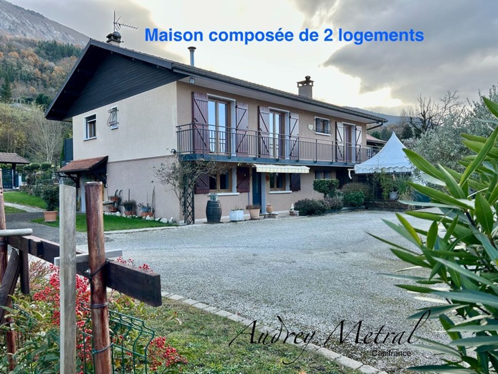 Achat maison à vendre 4 chambres 165 m² - Serrières-en-Chautagne