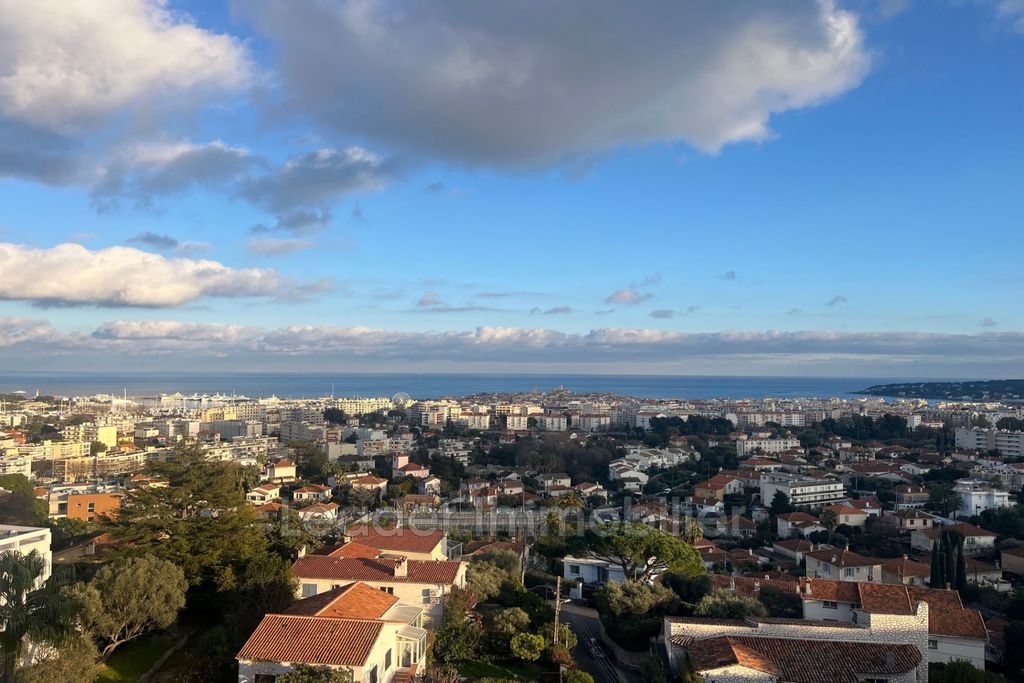 Achat appartement à vendre 3 pièces 74 m² - Antibes