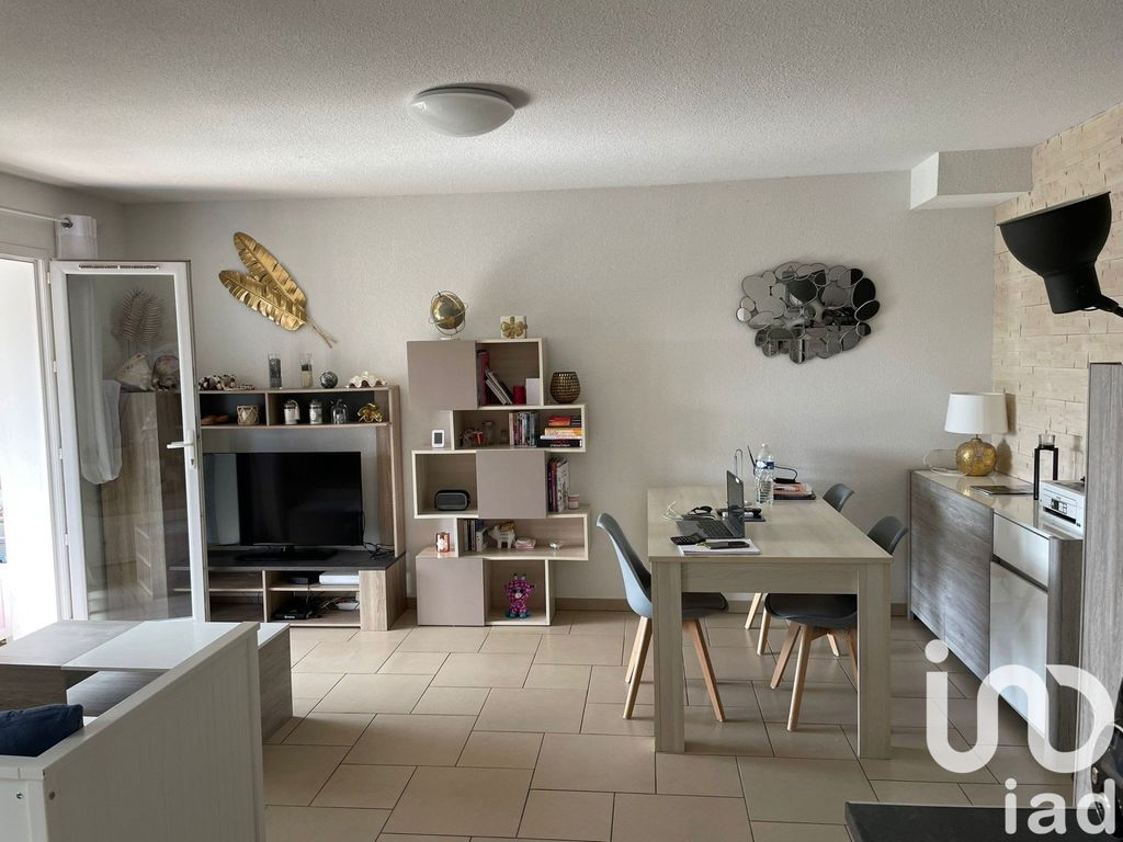 Achat maison à vendre 2 chambres 73 m² - Cuers