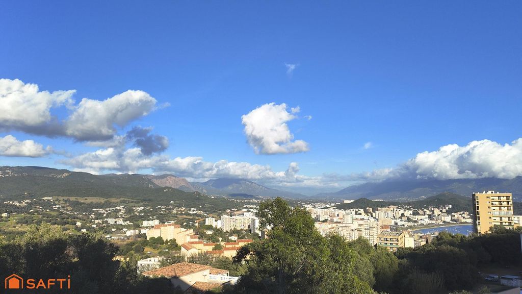 Achat appartement à vendre 3 pièces 75 m² - Ajaccio