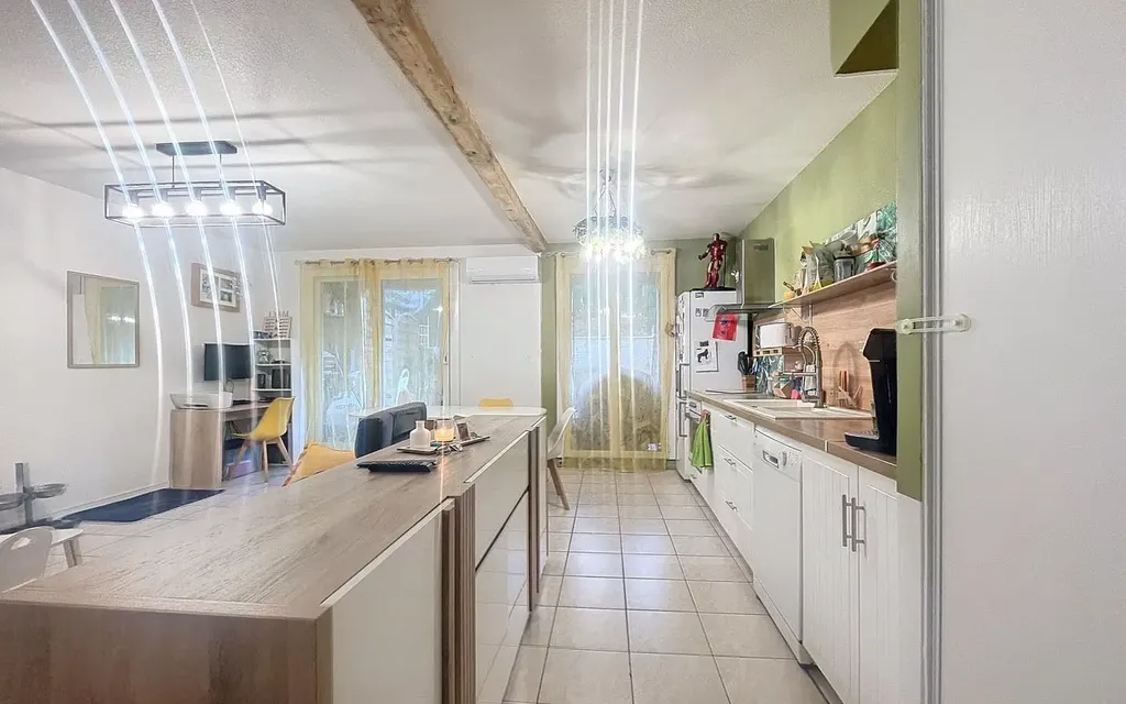 Achat appartement à vendre 3 pièces 74 m² - Roquebrune-sur-Argens