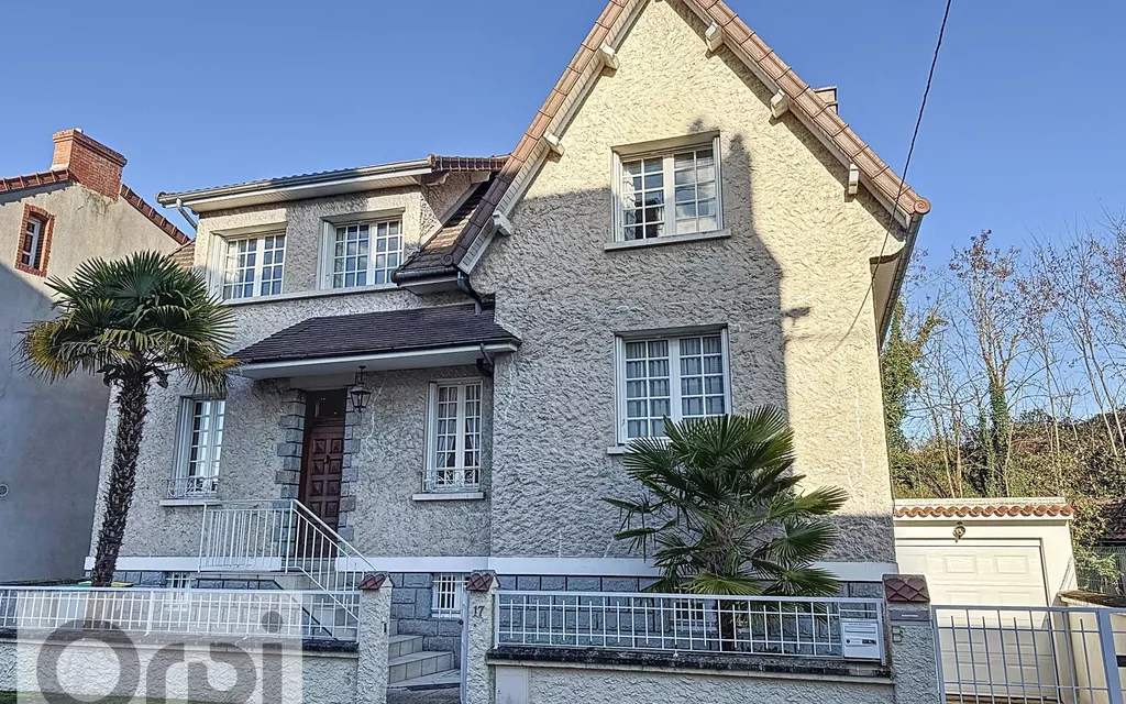 Achat maison à vendre 4 chambres 213 m² - Montluçon