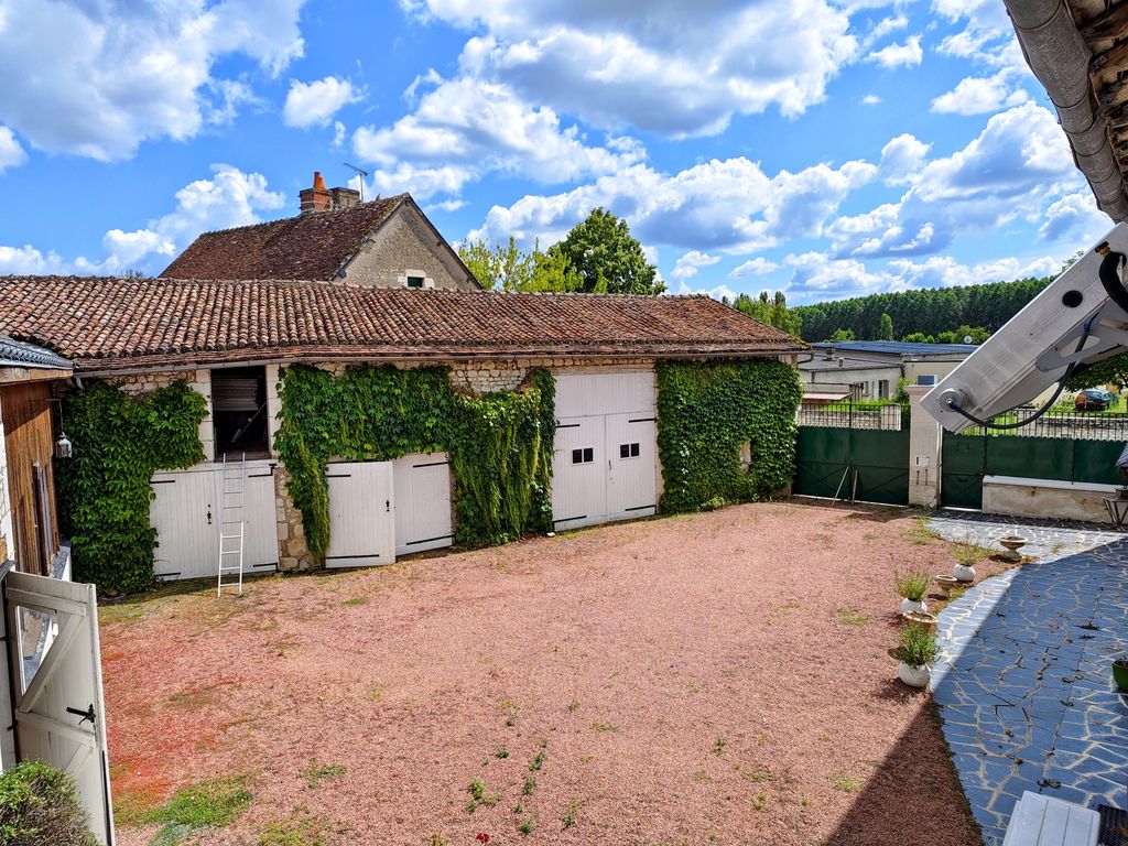 Achat maison à vendre 3 chambres 140 m² - Champigny-sur-Veude