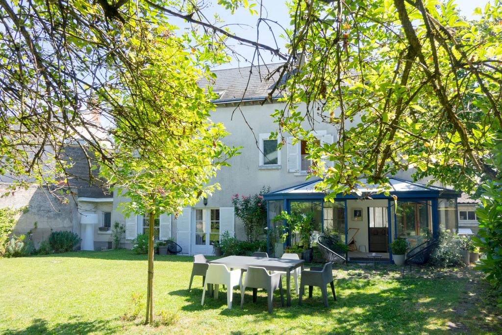 Achat maison à vendre 7 chambres 241 m² - Olivet