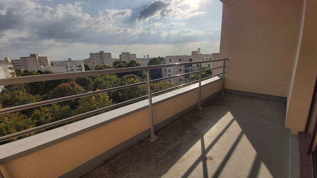 Achat appartement à vendre 2 pièces 56 m² - Montigny-le-Bretonneux