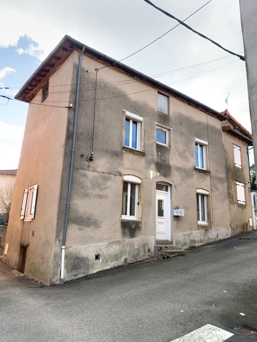 Achat maison à vendre 2 chambres 70 m² - Coutouvre