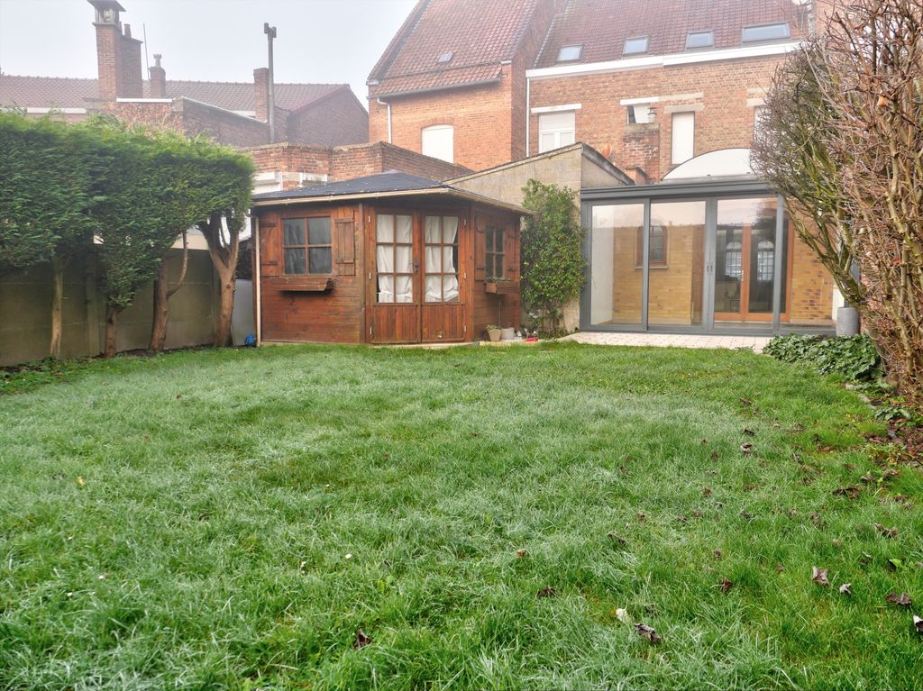 Achat maison à vendre 4 chambres 138 m² - Bailleul