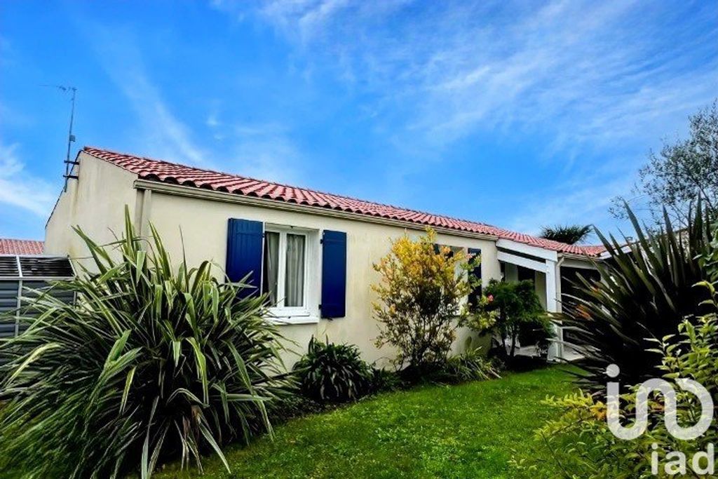 Achat maison à vendre 3 chambres 110 m² - Saint-Sulpice-de-Royan