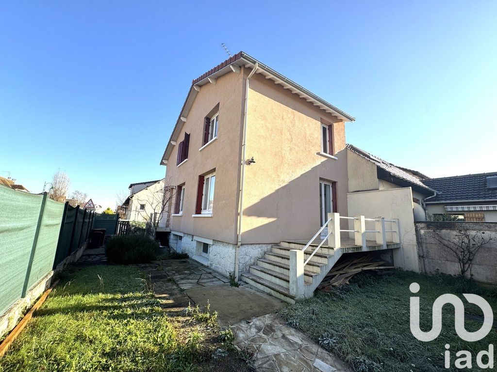 Achat maison à vendre 3 chambres 130 m² - Ormesson-sur-Marne