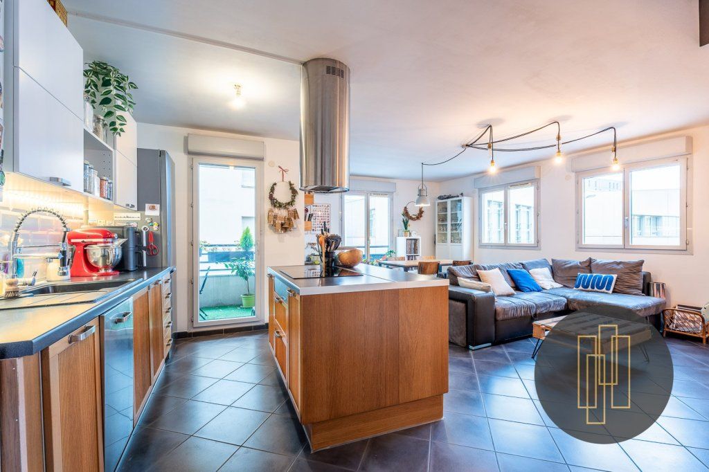 Achat appartement à vendre 3 pièces 64 m² - Lyon 8ème arrondissement