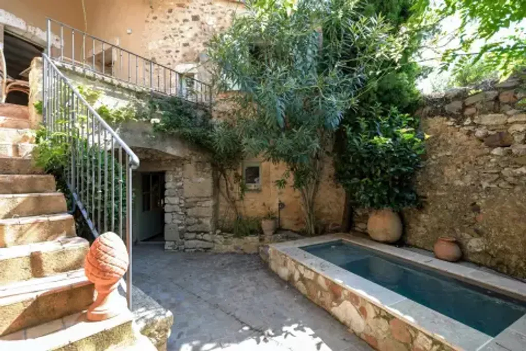 Achat appartement à vendre 4 pièces 117 m² - Uzès