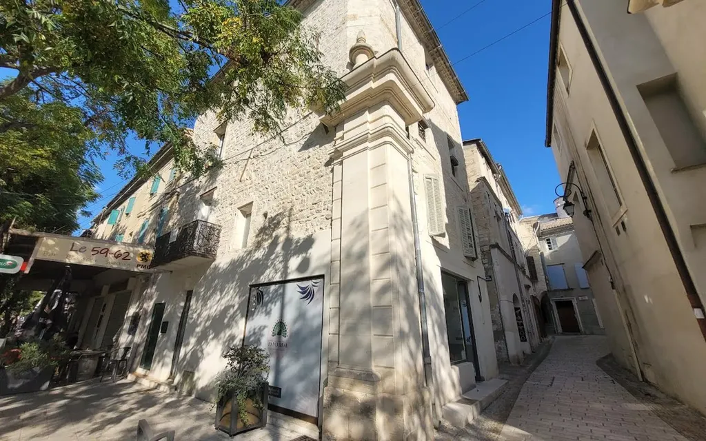 Achat appartement à vendre 2 pièces 37 m² - Aramon