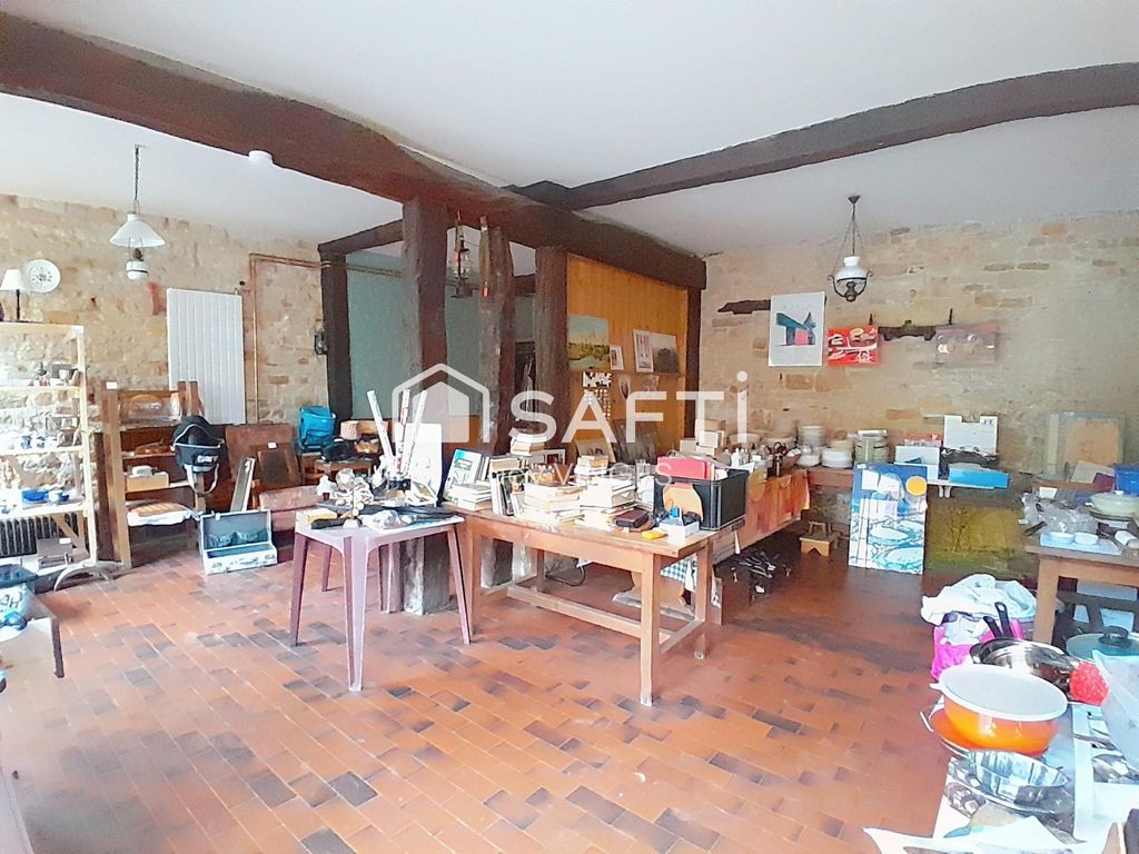 Achat maison à vendre 6 chambres 236 m² - Montcléra