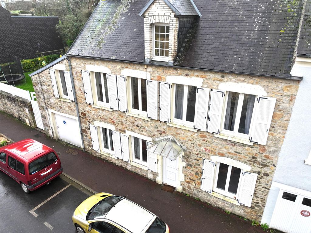 Achat maison à vendre 6 chambres 159 m² - Bricquebec-en-Cotentin