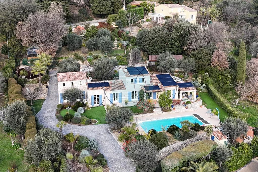 Achat maison à vendre 4 chambres 207 m² - Mougins