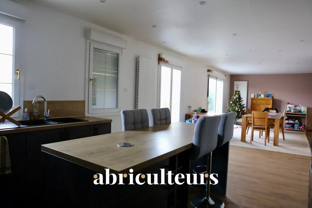 Achat maison à vendre 5 chambres 190 m² - Champigny