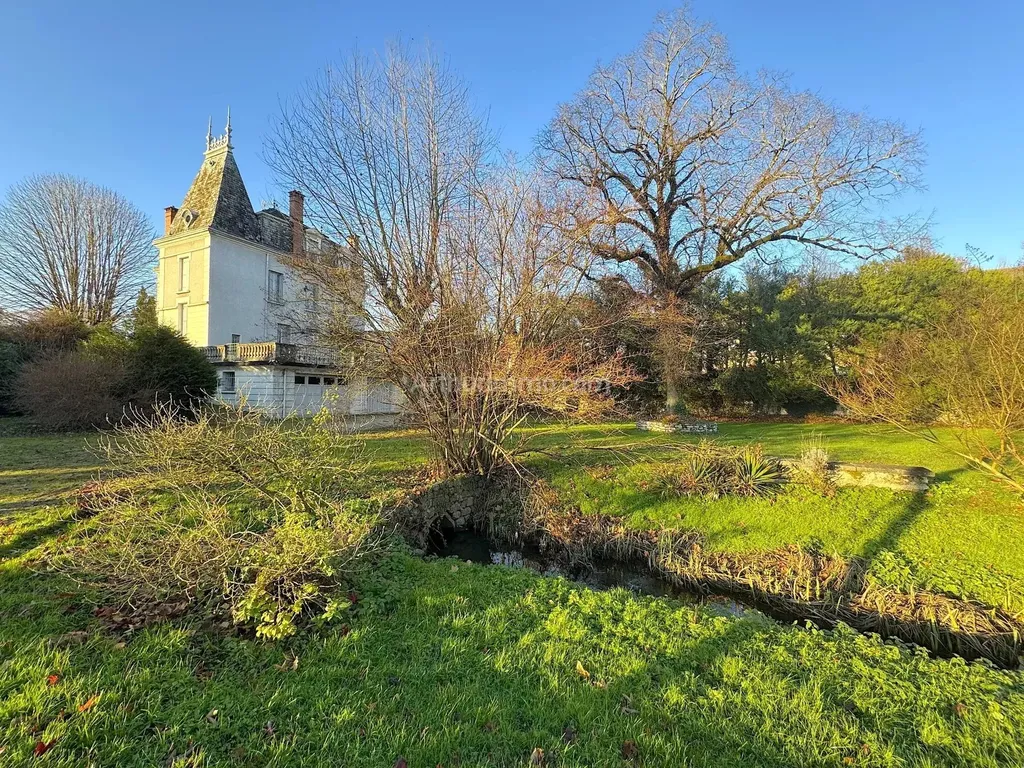 Achat maison à vendre 6 chambres 261 m² - Morestel