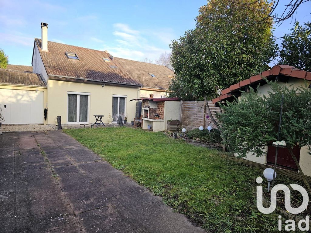 Achat maison à vendre 2 chambres 85 m² - Savigny-le-Temple