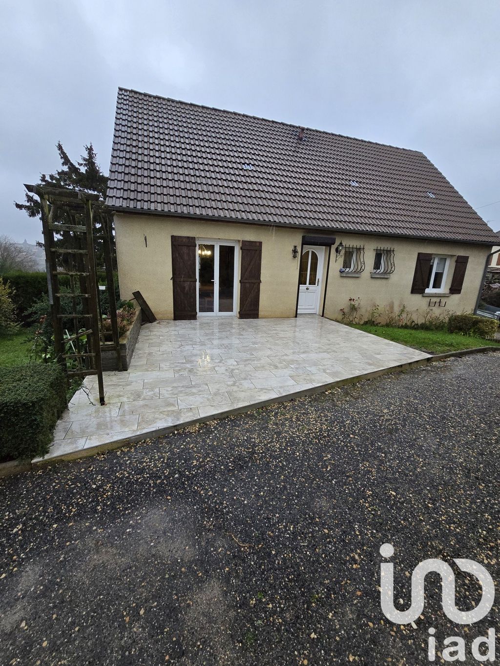 Achat maison à vendre 4 chambres 125 m² - Châtillon-sur-Marne