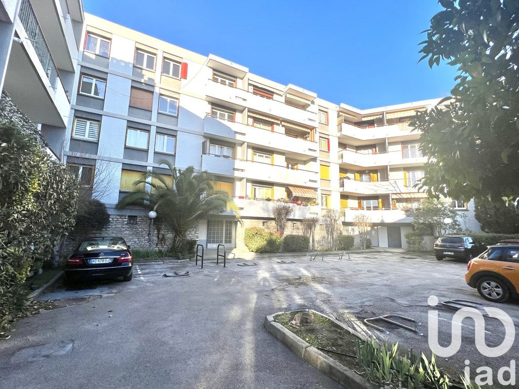 Achat appartement à vendre 3 pièces 54 m² - Nîmes