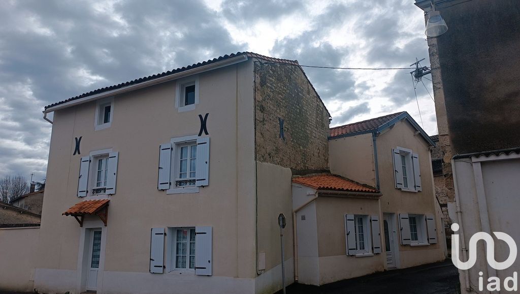 Achat maison à vendre 5 chambres 150 m² - Aigonnay