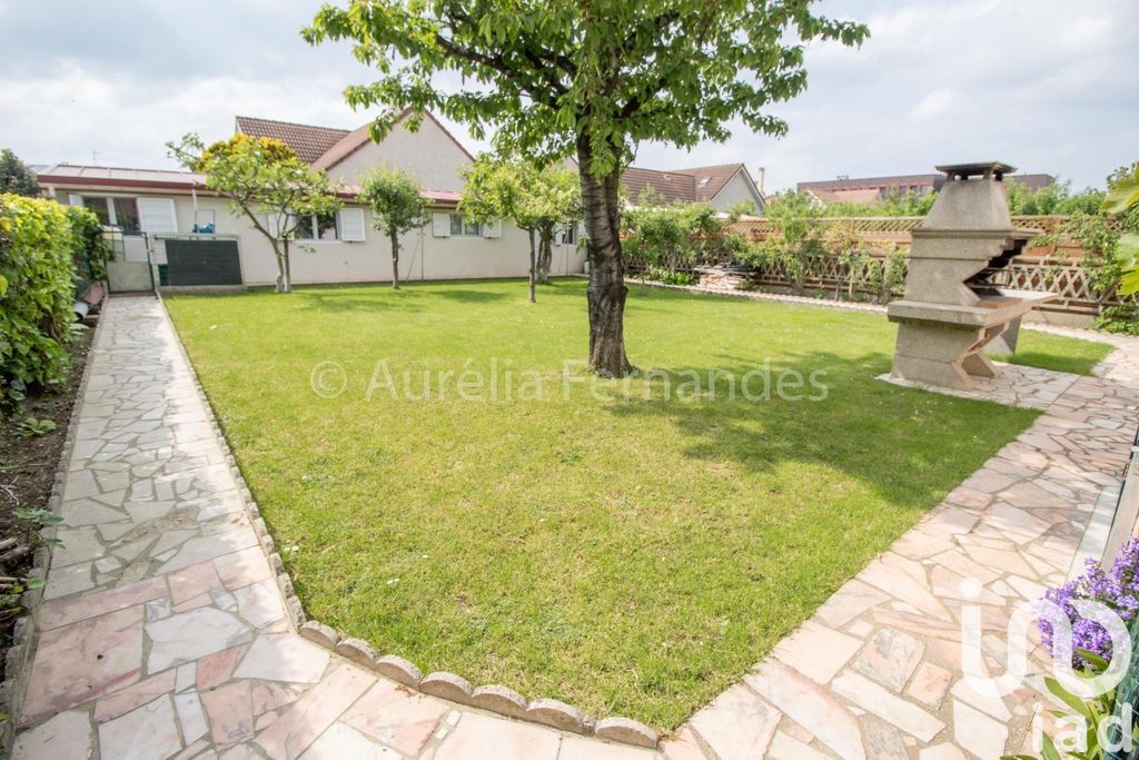 Achat maison à vendre 5 chambres 147 m² - Ormesson-sur-Marne