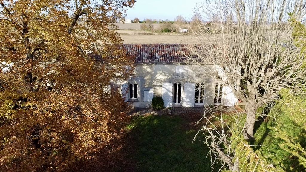 Achat maison à vendre 4 chambres 226 m² - Barbezieux-Saint-Hilaire