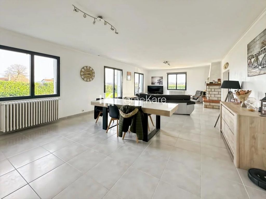 Achat maison à vendre 3 chambres 130 m² - Mondavezan