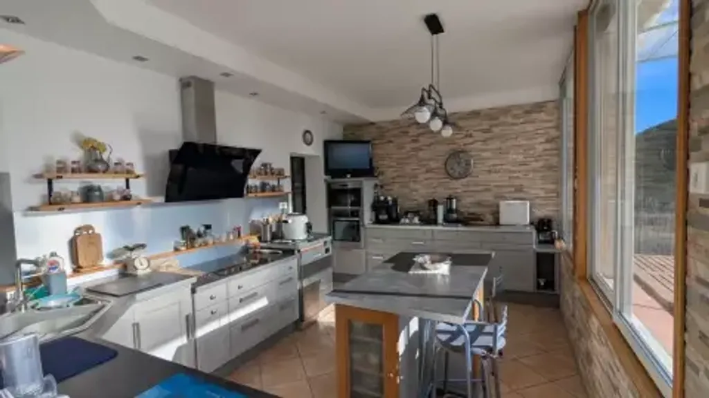 Achat maison à vendre 2 chambres 115 m² - Carcès