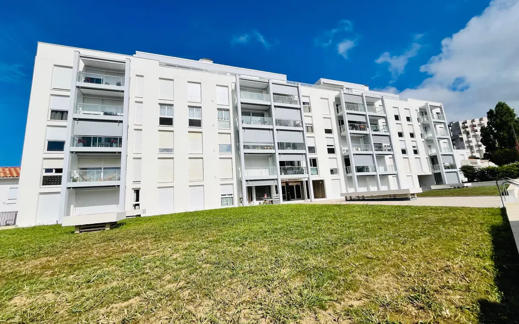 Achat appartement à vendre 3 pièces 91 m² - Royan