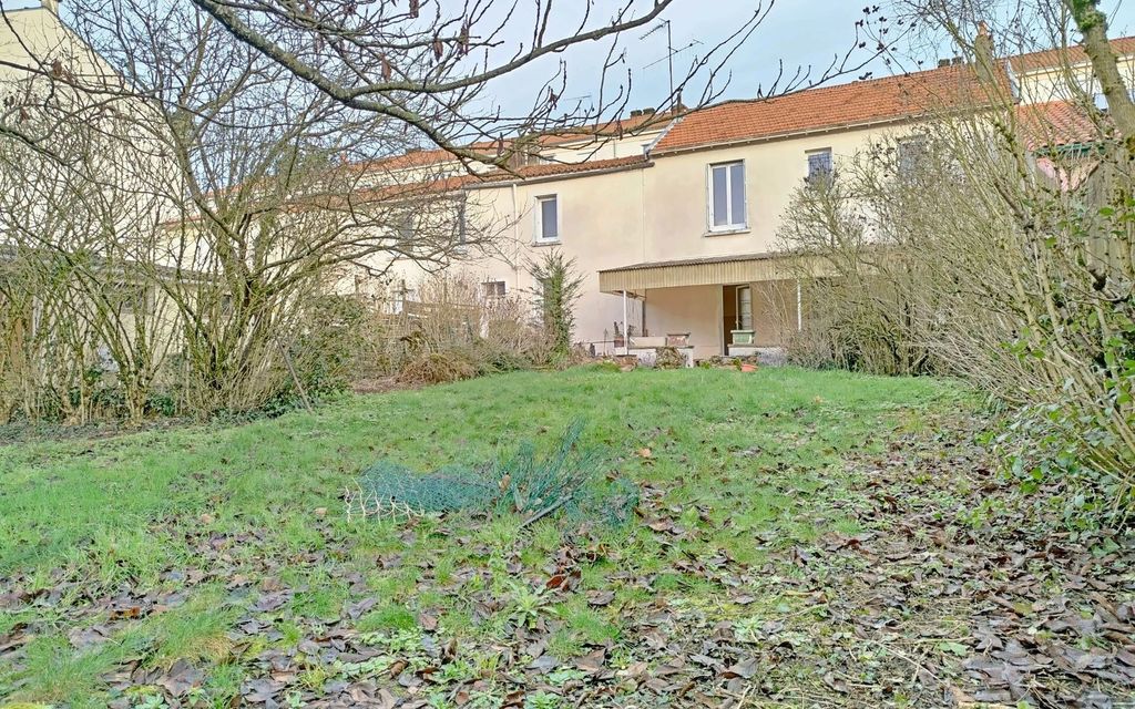 Achat maison à vendre 6 chambres 168 m² - Cholet