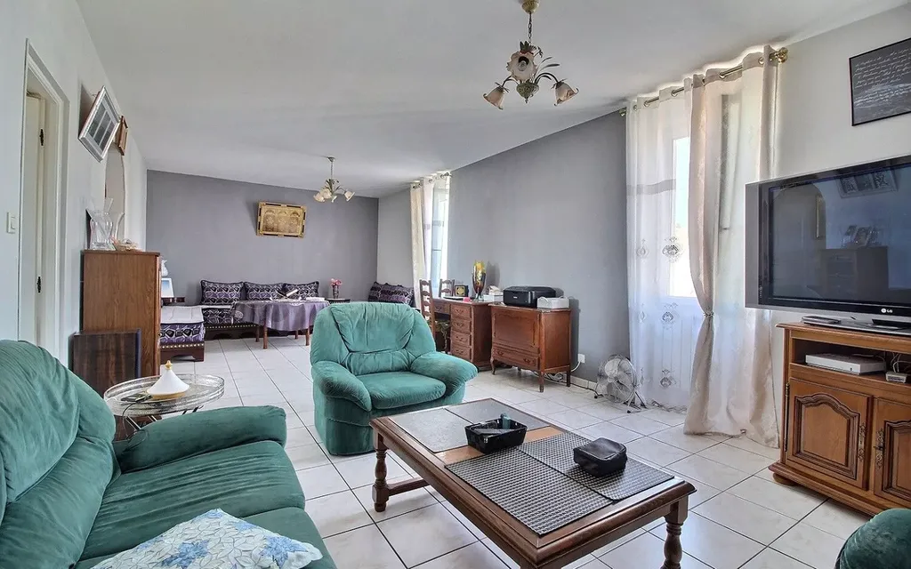 Achat maison à vendre 3 chambres 181 m² - Le Creusot