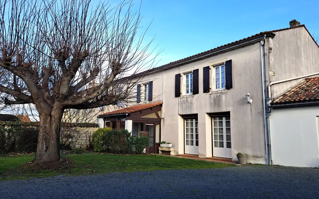 Achat maison à vendre 4 chambres 142 m² - Sainte-Soulle