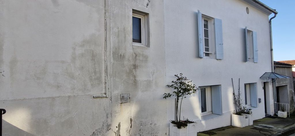 Achat maison à vendre 2 chambres 115 m² - Mortagne-sur-Gironde