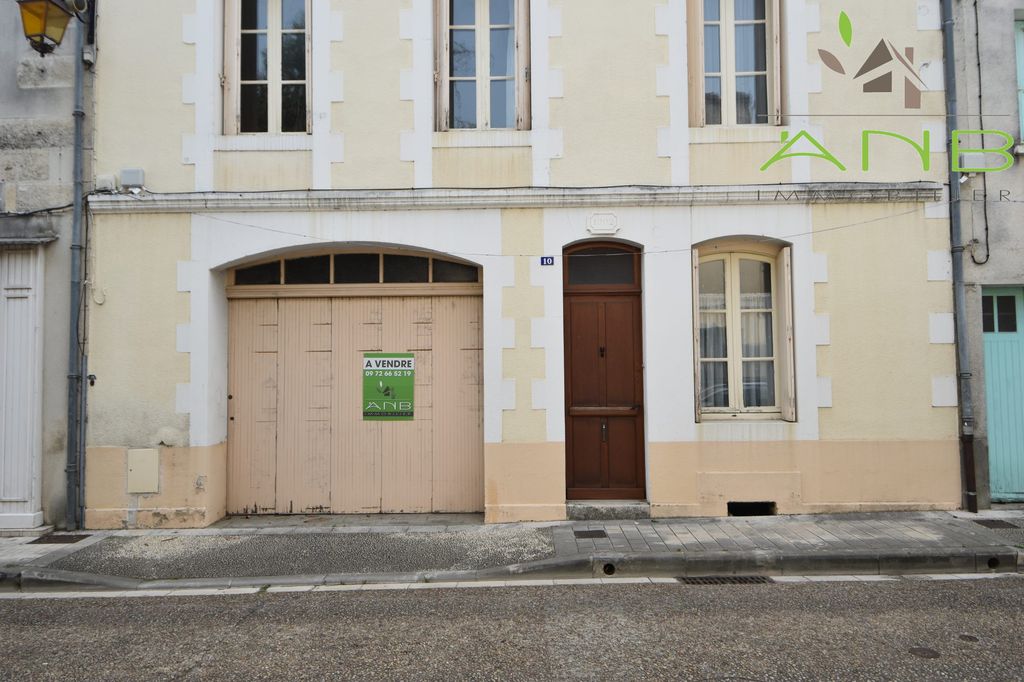 Achat maison à vendre 4 chambres 140 m² - Montbron