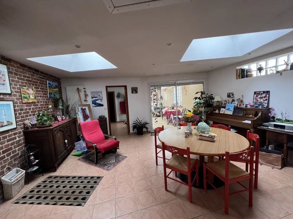 Achat maison à vendre 4 chambres 165 m² - Longueau