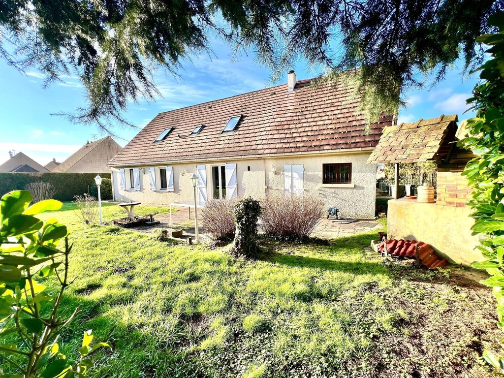 Achat maison à vendre 4 chambres 132 m² - Villers-Cotterêts