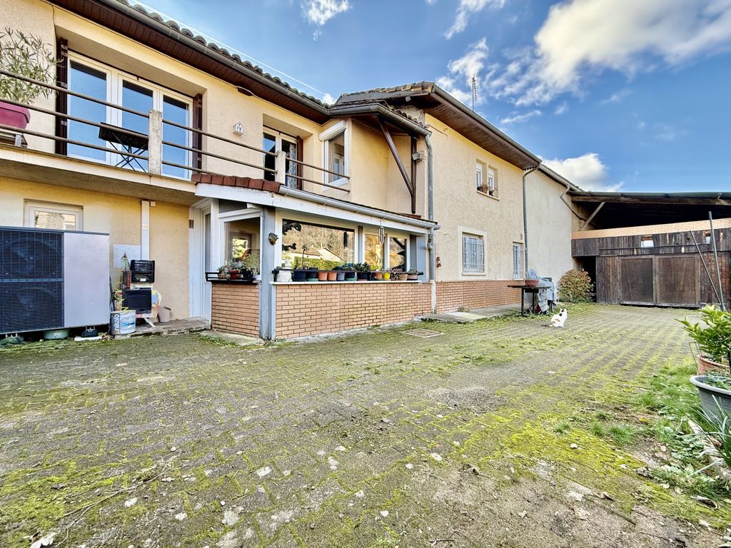 Achat maison à vendre 2 chambres 156 m² - Cessieu