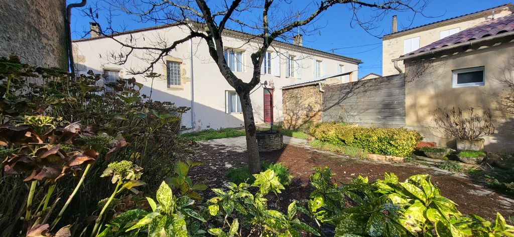 Achat maison à vendre 5 chambres 250 m² - Saint-Pierre-d'Aurillac