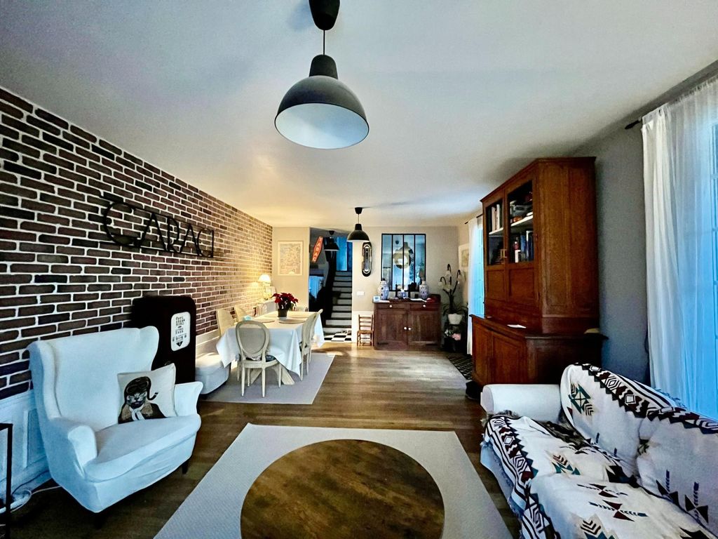 Achat maison à vendre 4 chambres 150 m² - La Ferté-Alais