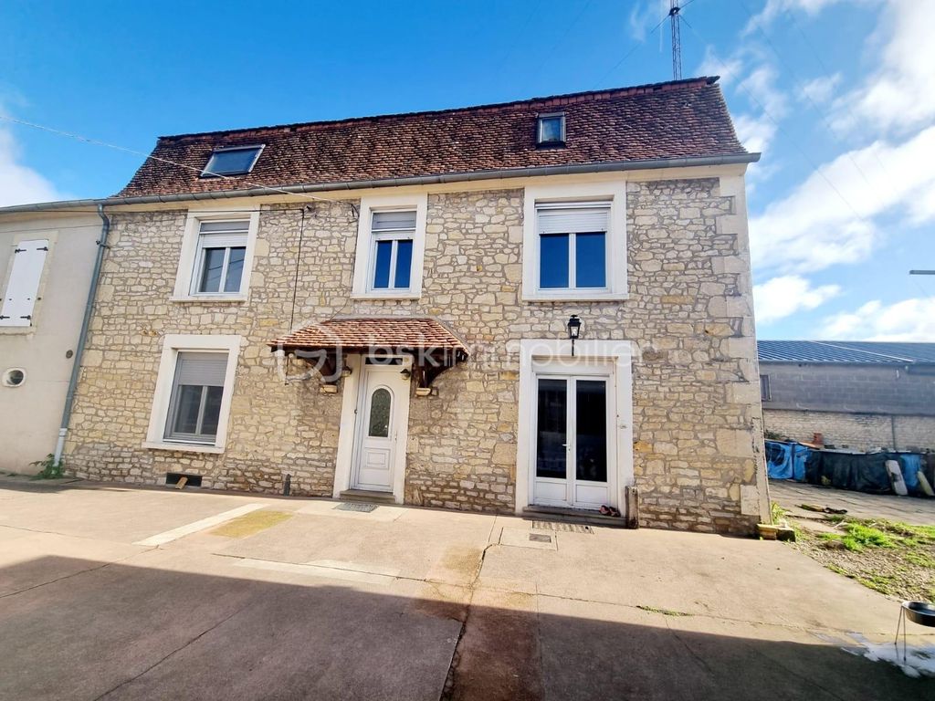 Achat maison à vendre 4 chambres 180 m² - Nevers