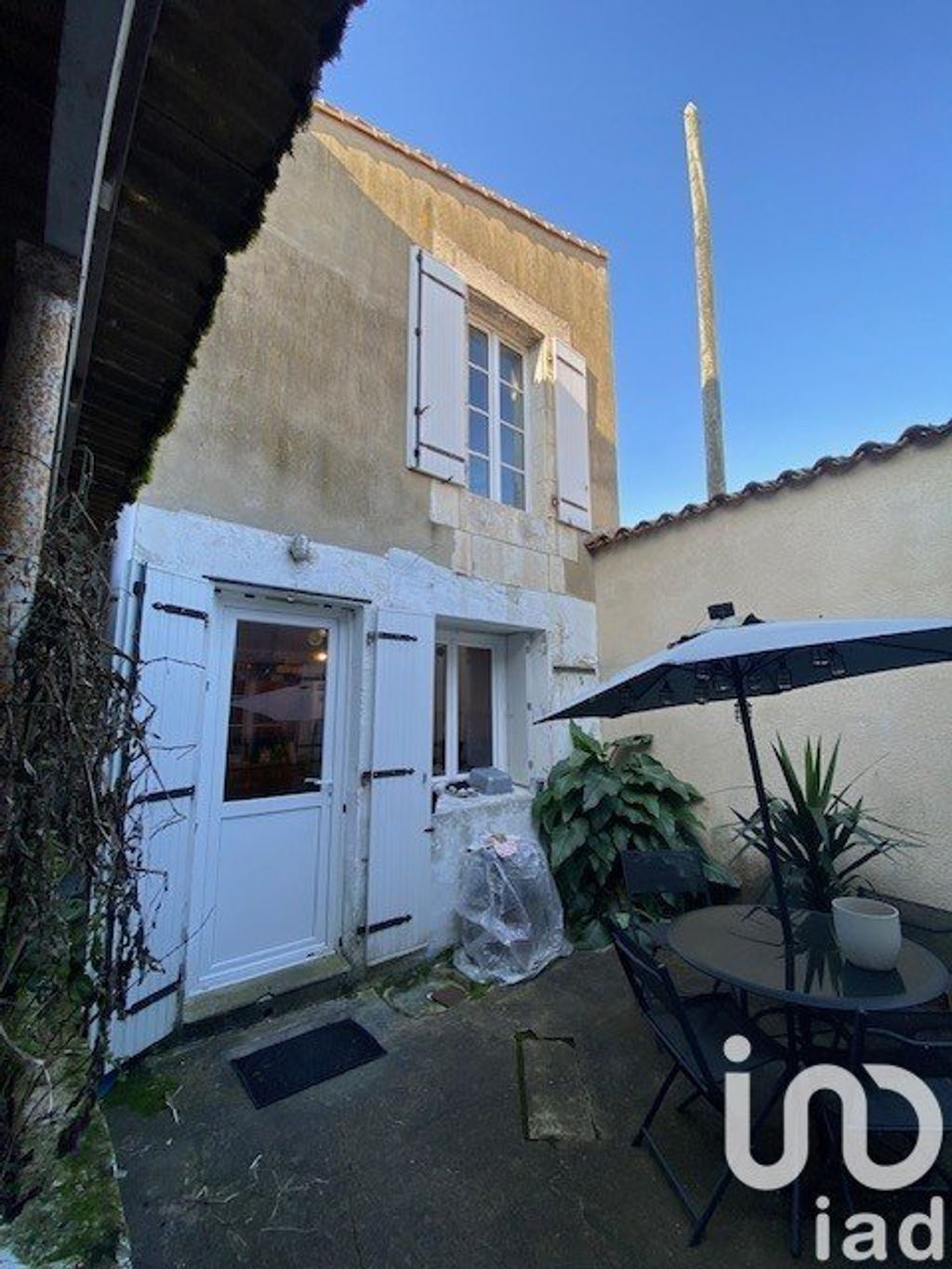 Achat maison à vendre 2 chambres 76 m² - Luçon