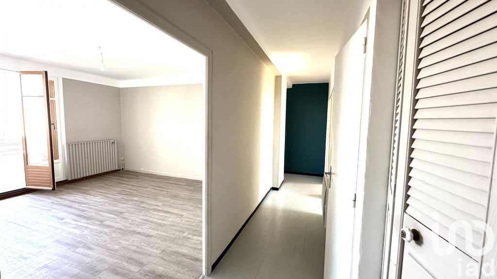 Achat appartement à vendre 3 pièces 72 m² - Saint-Raphaël