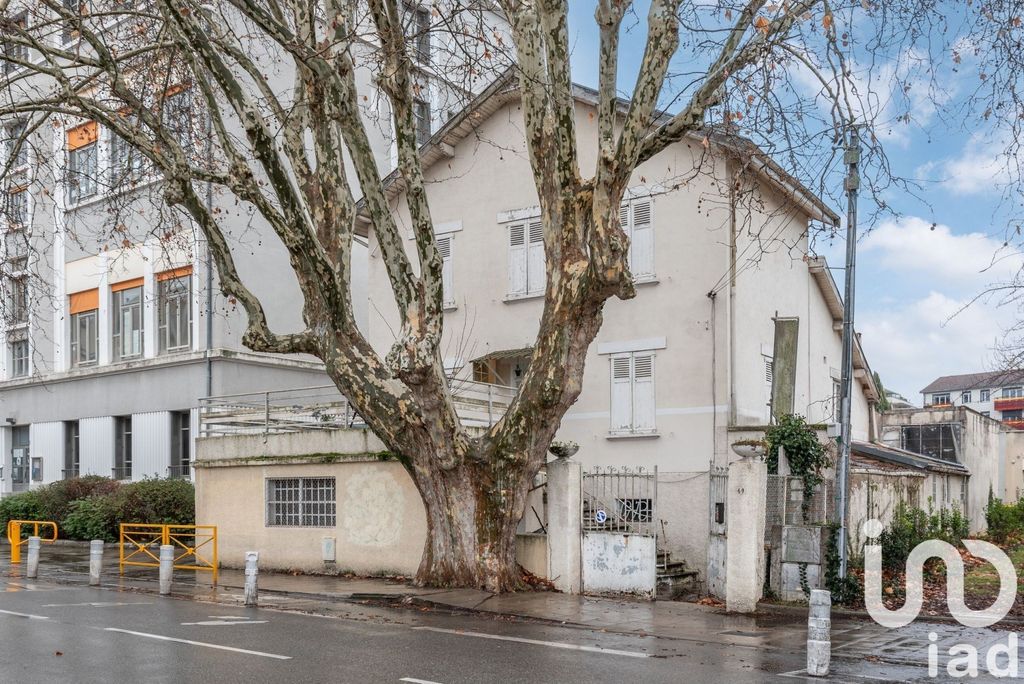 Achat maison à vendre 3 chambres 487 m² - Grenoble